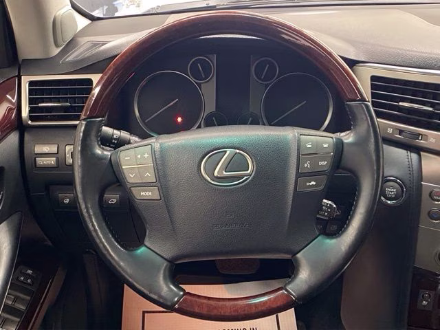 2014 Silver Lining Metallic Lexus LX 570 4X4 SUV
