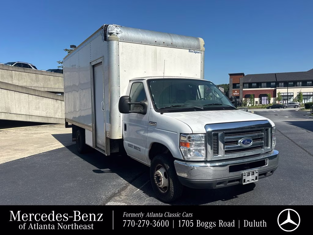 2019 Oxford White Ford E-450SD Base RWD Truck