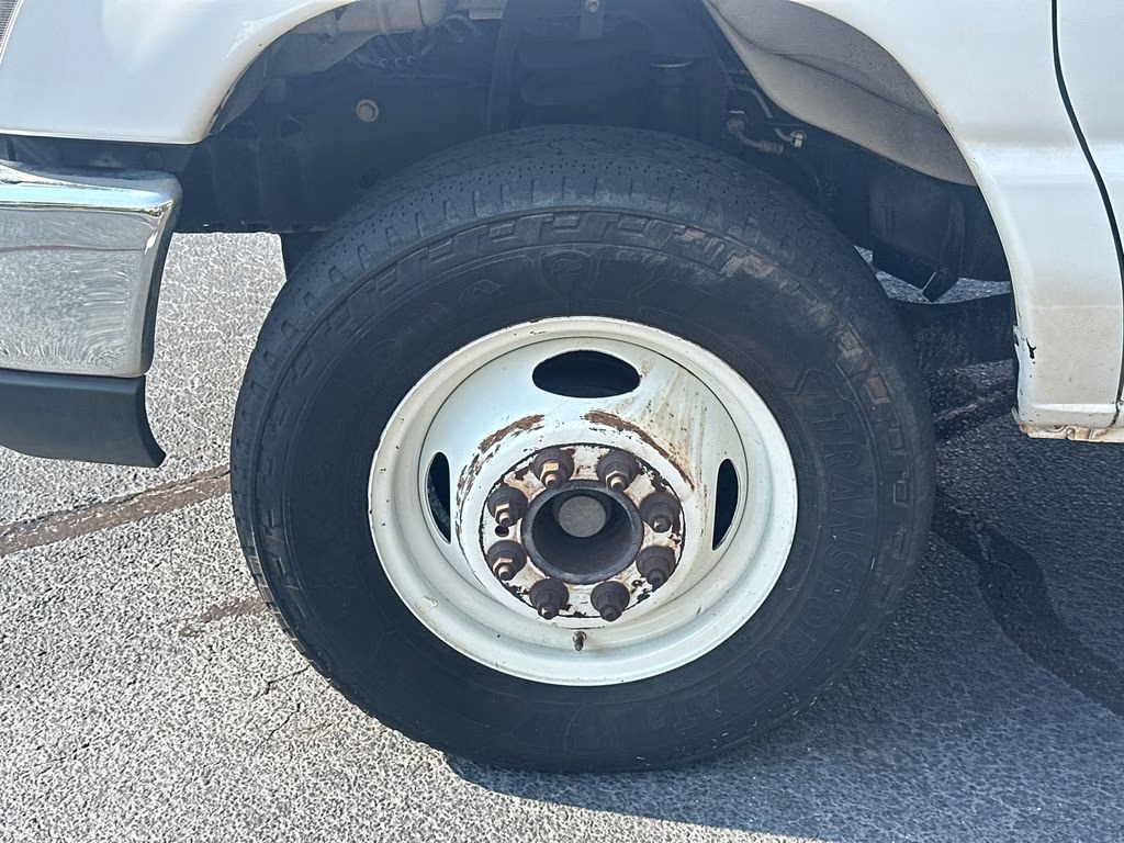 2019 Oxford White Ford E-450SD Base RWD Truck