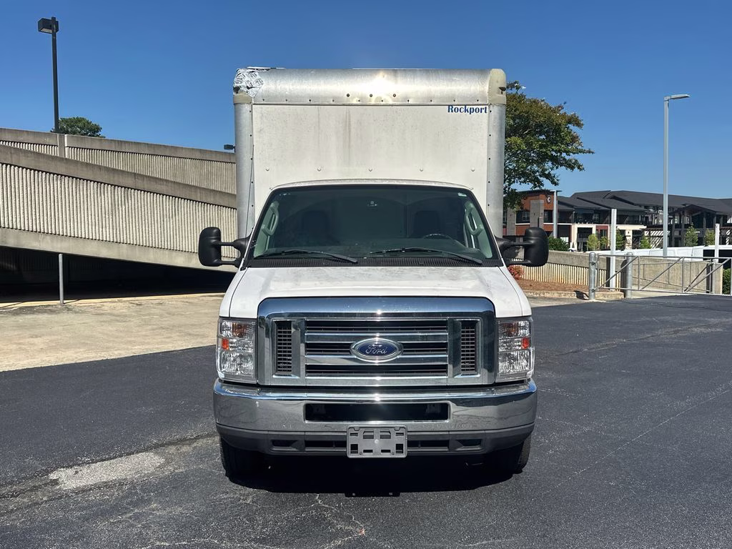 2019 Oxford White Ford E-450SD Base RWD Truck