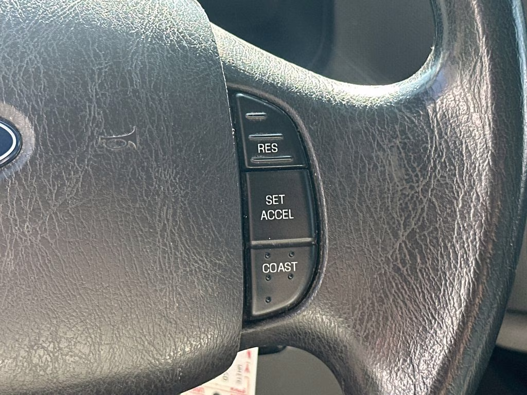 2019 Oxford White Ford E-450SD Base RWD Truck