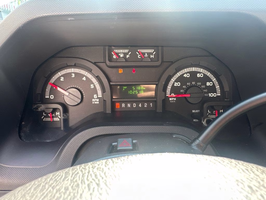 2019 Oxford White Ford E-450SD Base RWD Truck
