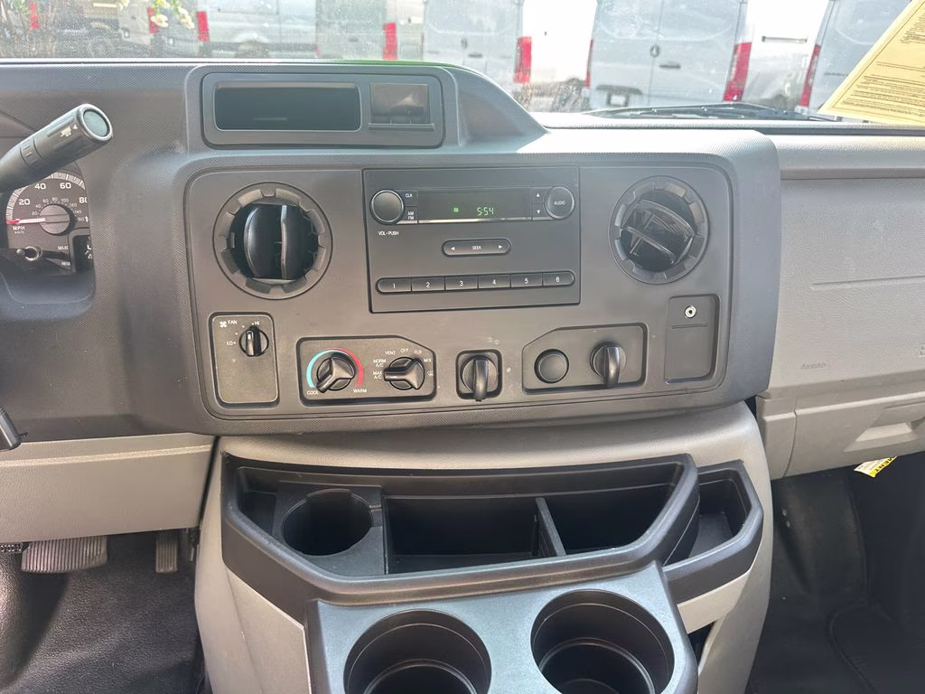 2019 Oxford White Ford E-450SD Base RWD Truck
