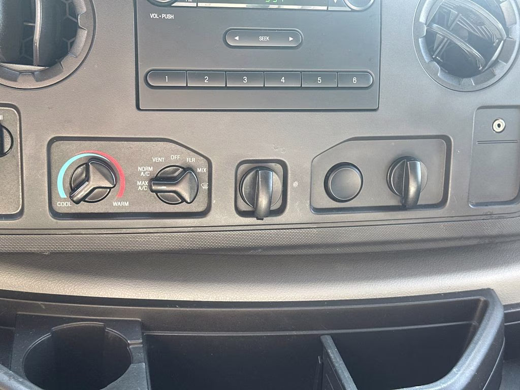 2019 Oxford White Ford E-450SD Base RWD Truck