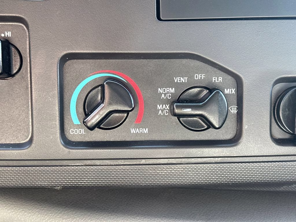 2019 Oxford White Ford E-450SD Base RWD Truck