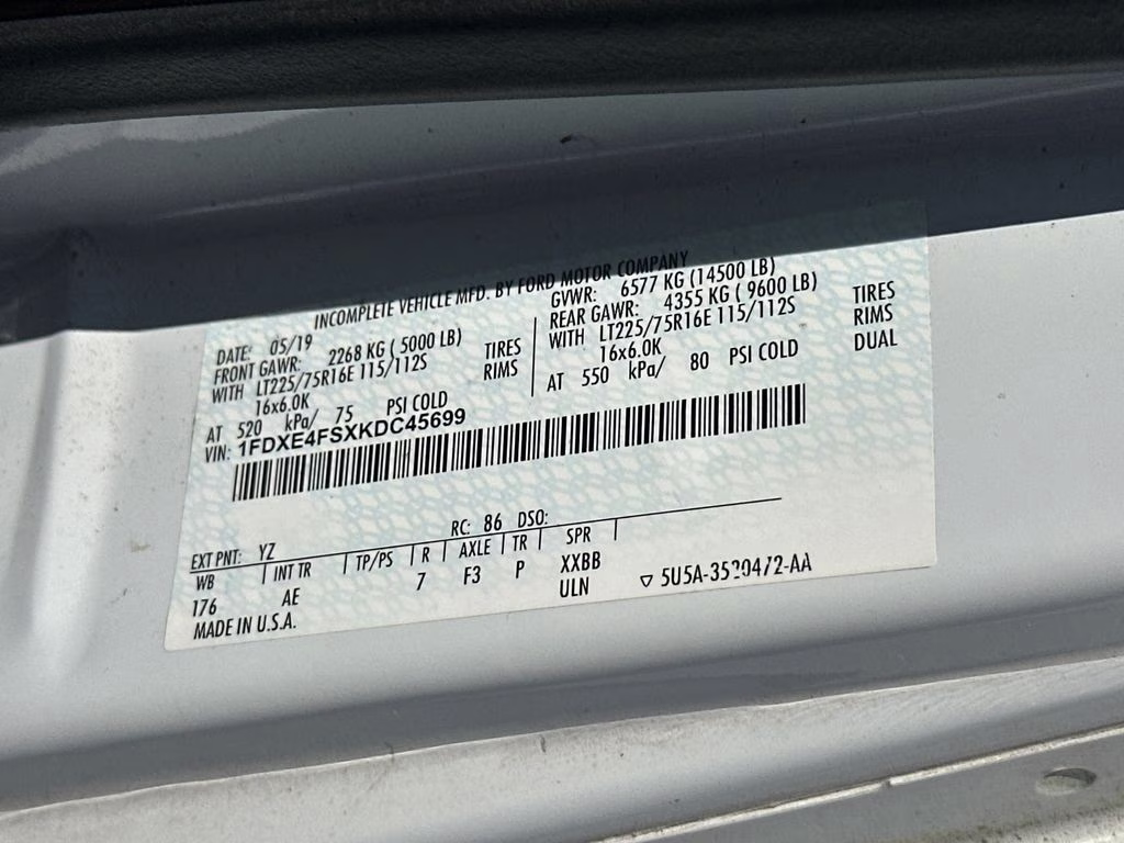 2019 Oxford White Ford E-450SD Base RWD Truck