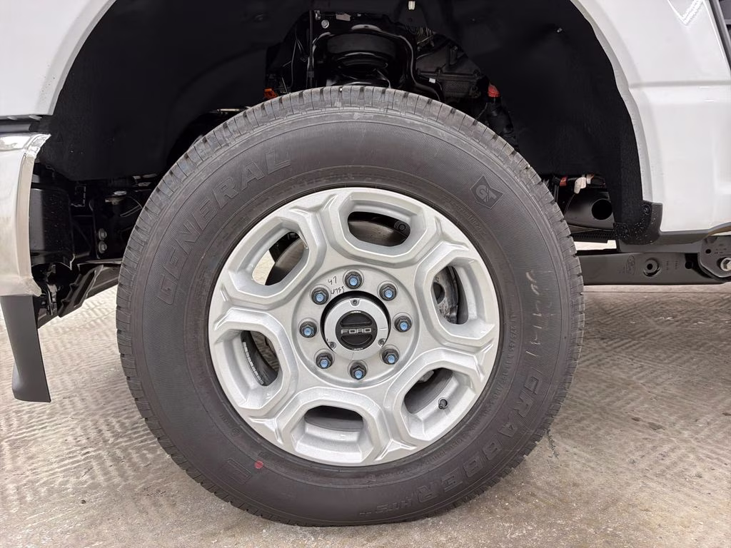 2026 AVALANCHE Ford Super Duty F-250 SRW XLT 4X4 Truck