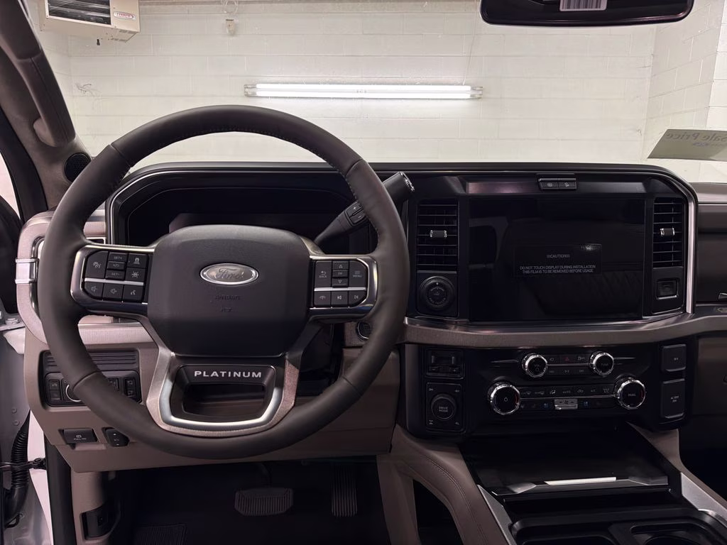 2026 STAR WHITE Ford Super Duty F-250 SRW Platinum 4X4 Truck