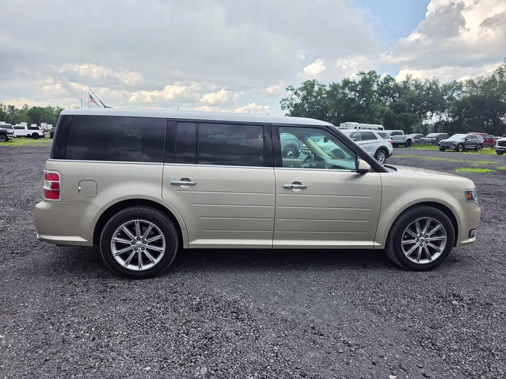 2017 White Gold Metallic Ford Flex Limited FWD SUV