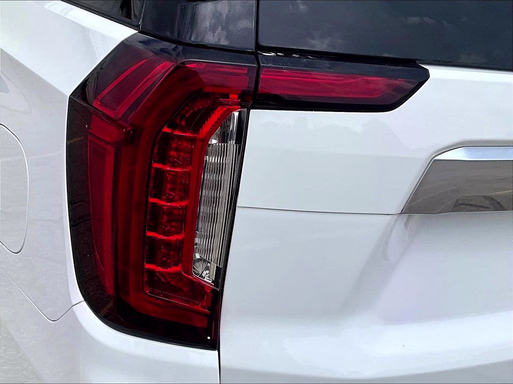 2022 Summit White GMC Yukon Denali 4X4 SUV