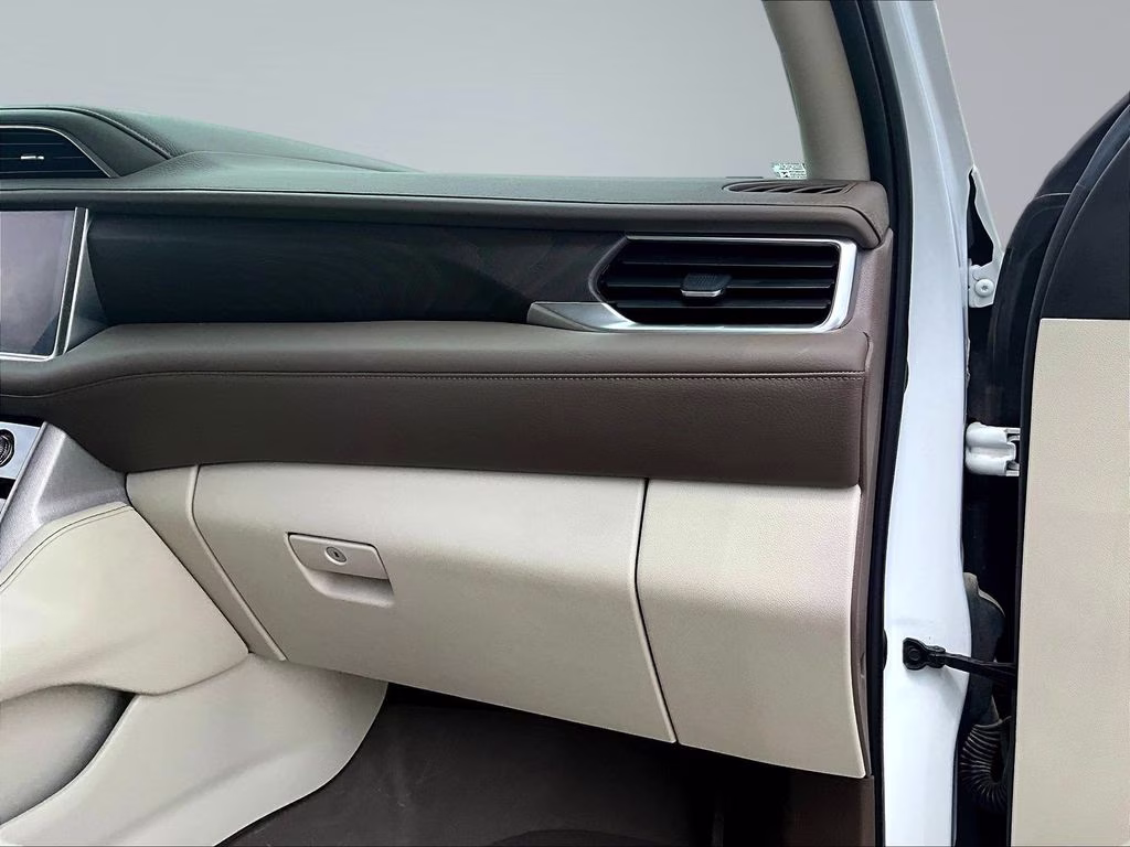 2022 Summit White GMC Yukon Denali 4X4 SUV