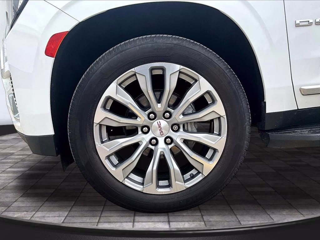 2022 Summit White GMC Yukon Denali 4X4 SUV