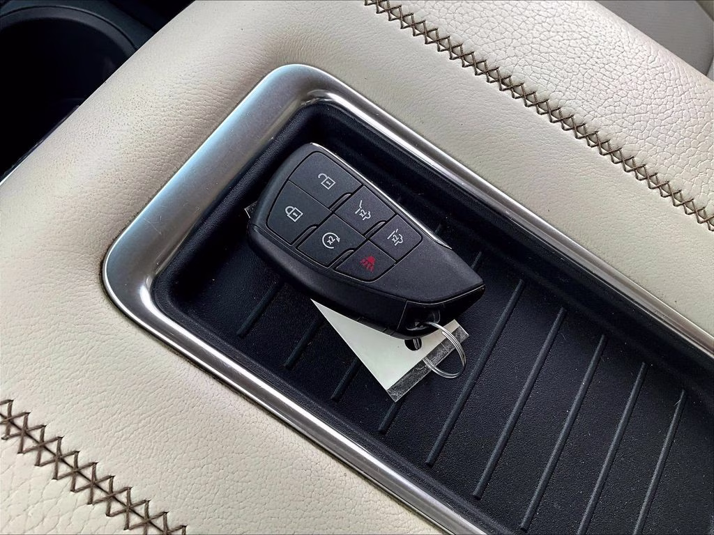 2022 Summit White GMC Yukon Denali 4X4 SUV