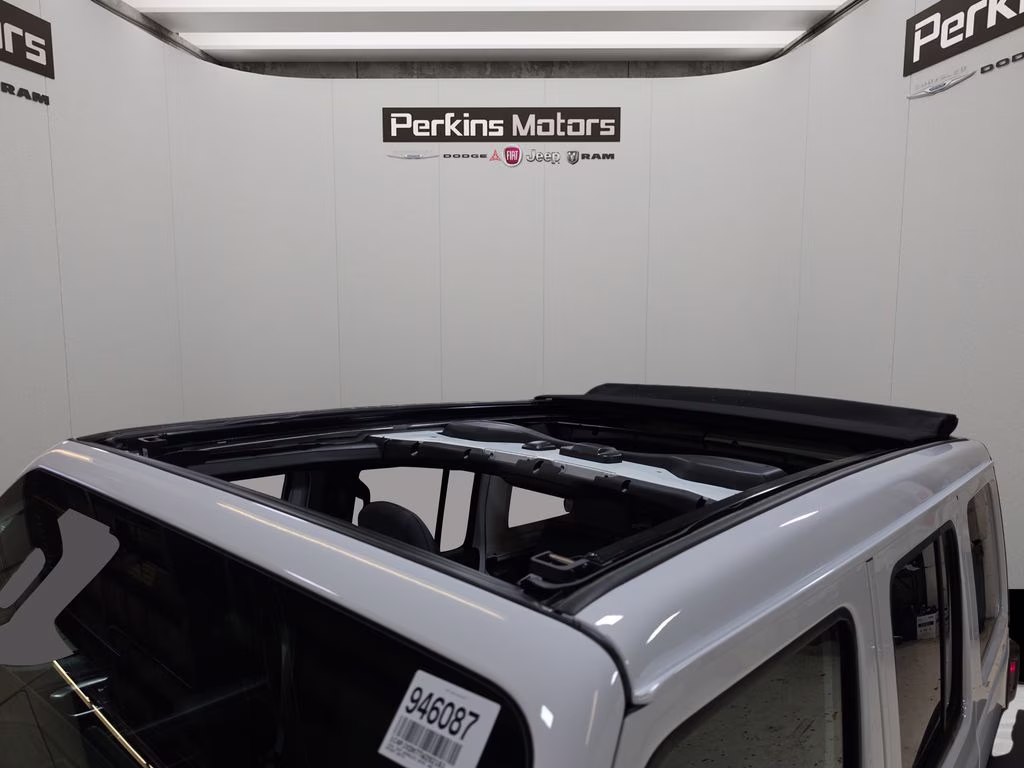 2026 Bright White Clearcoat Jeep Wrangler Willys 4X4 SUV