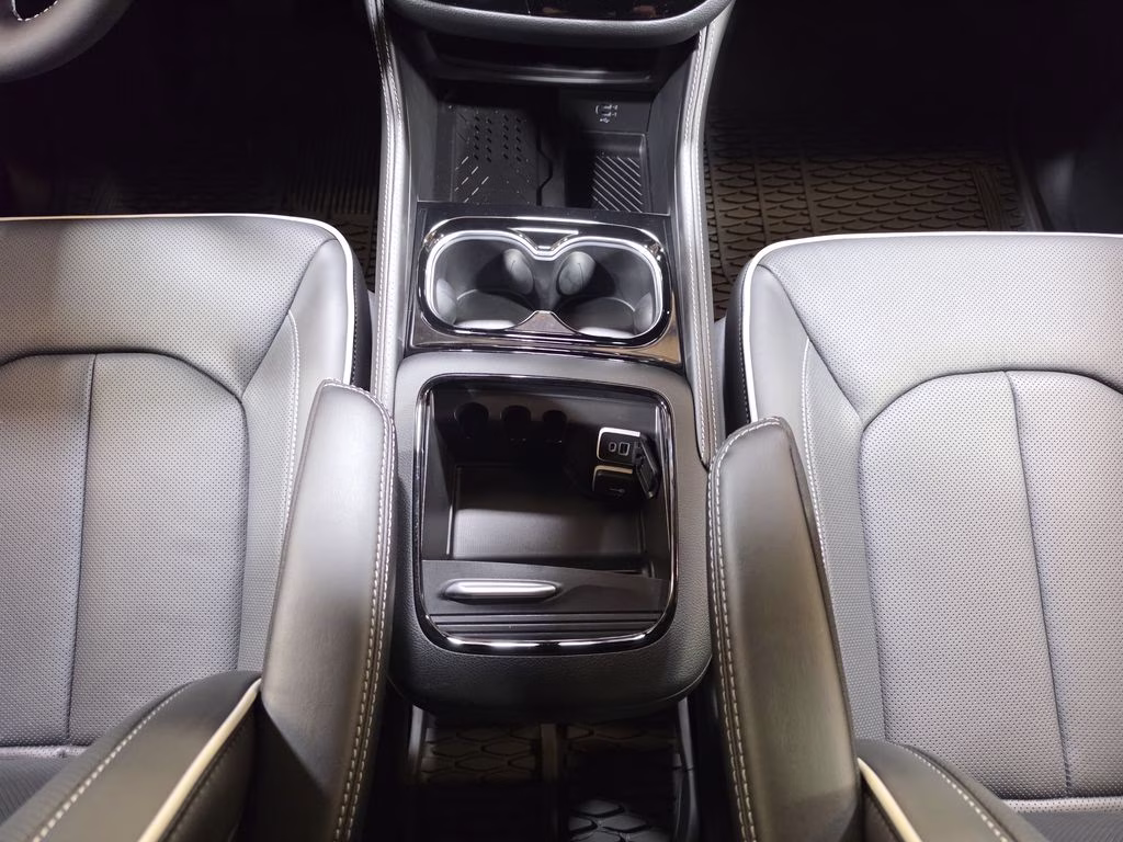 2027 Bright White Clearcoat Chrysler Pacifica Limited AWD Van