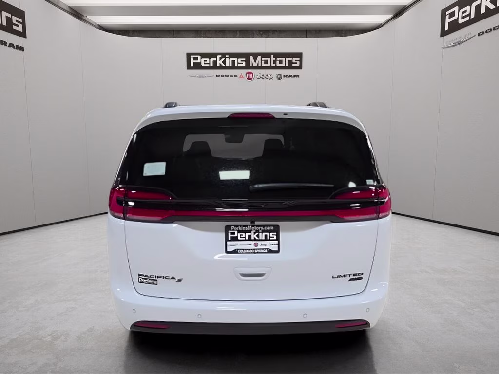 2027 Bright White Clearcoat Chrysler Pacifica Limited AWD Van