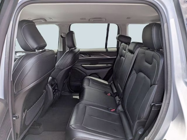 2023 Bright White Clearcoat Jeep Grand Cherokee Limited 4X4 SUV