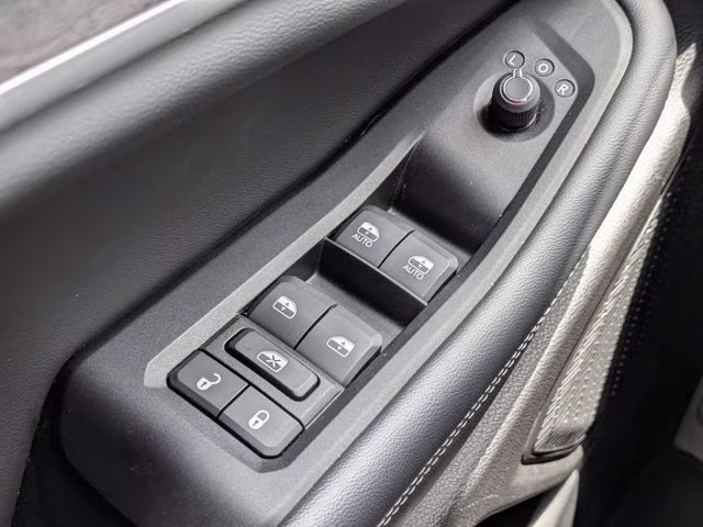 2023 Bright White Clearcoat Jeep Grand Cherokee Limited 4X4 SUV