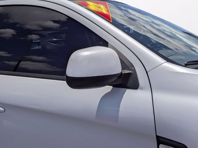 2022 White Diamond Mitsubishi Outlander Sport 2.0 ES 4X4 SUV