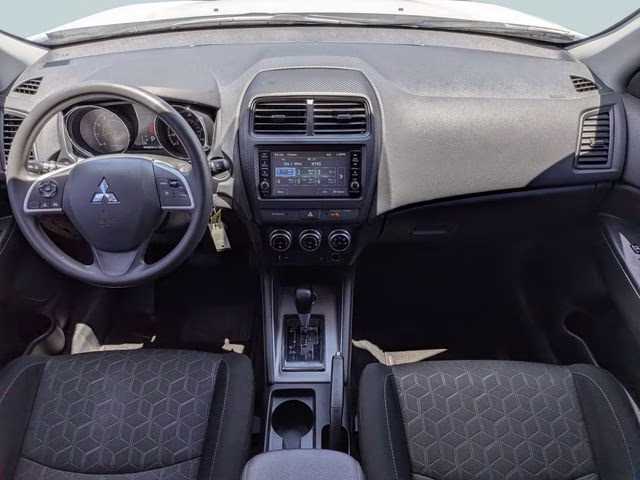 2022 White Diamond Mitsubishi Outlander Sport 2.0 ES 4X4 SUV