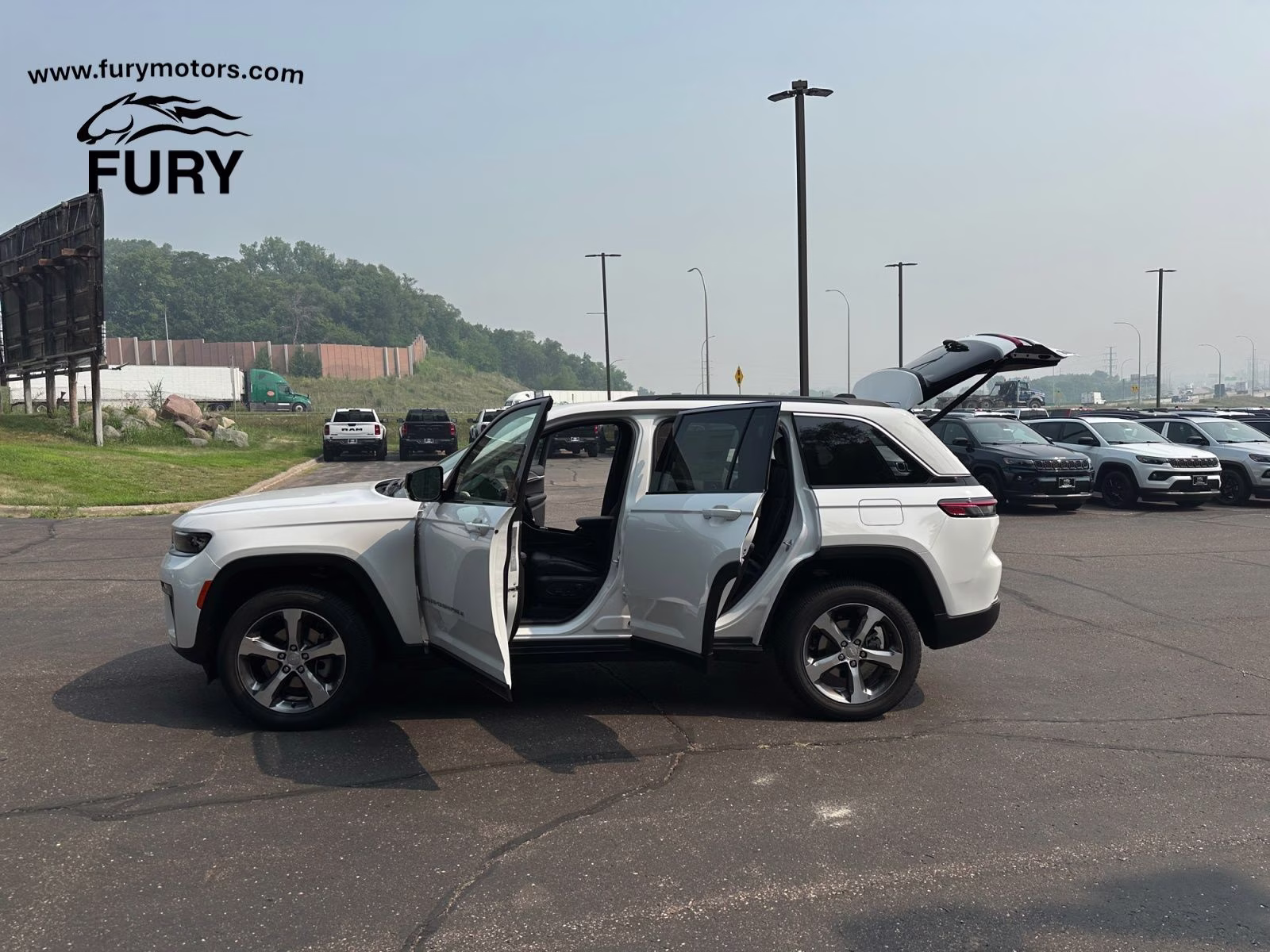 2026 Bright White Clearcoat Jeep Grand Cherokee Limited 4X4 SUV