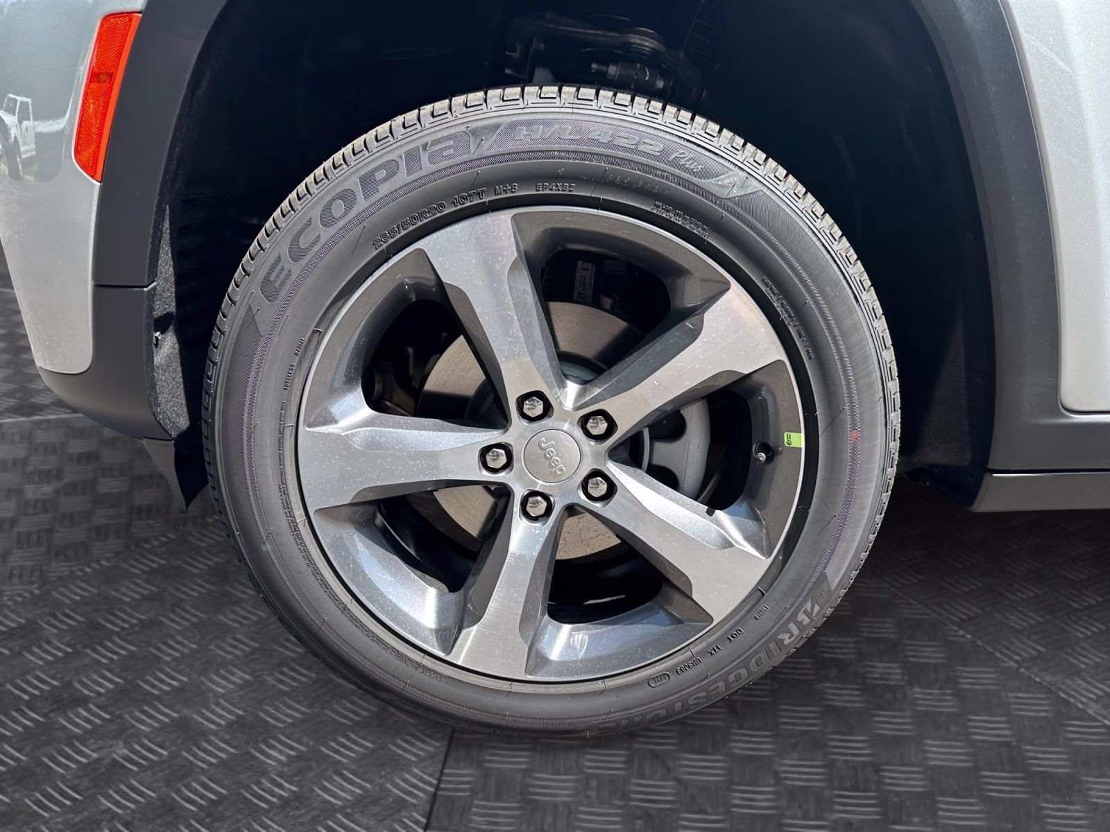 2026 Silver Zynith Jeep Grand Cherokee Limited 4X4 SUV