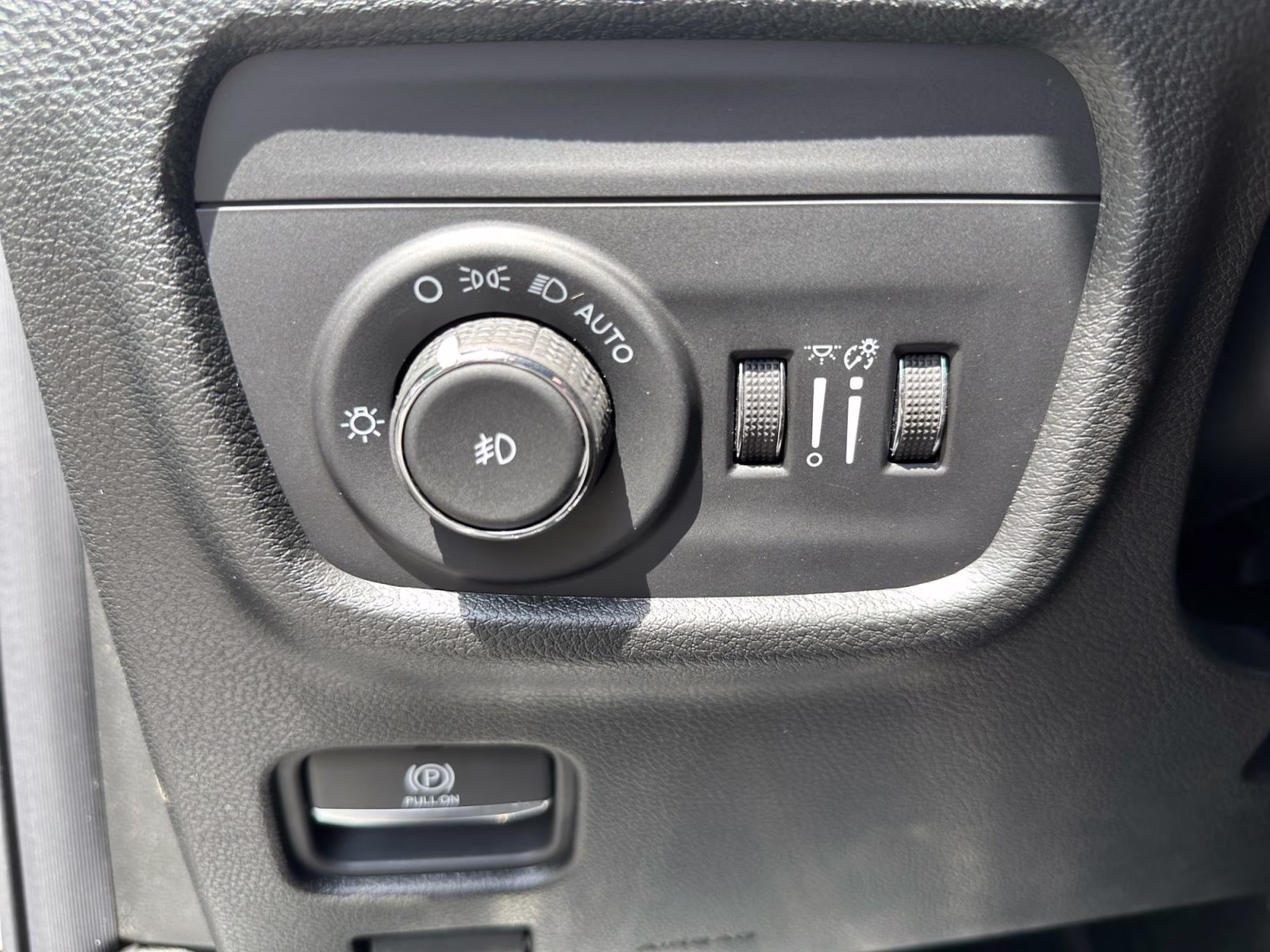 2026 Silver Zynith Jeep Grand Cherokee Limited 4X4 SUV