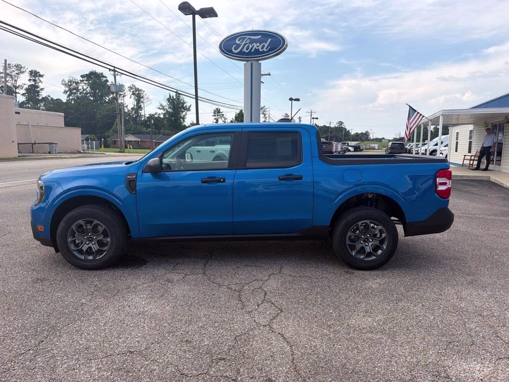 2026 Velocity Blue Ford Maverick XLT FWD Truck