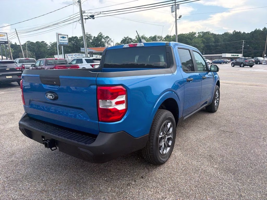 2026 Velocity Blue Ford Maverick XLT FWD Truck