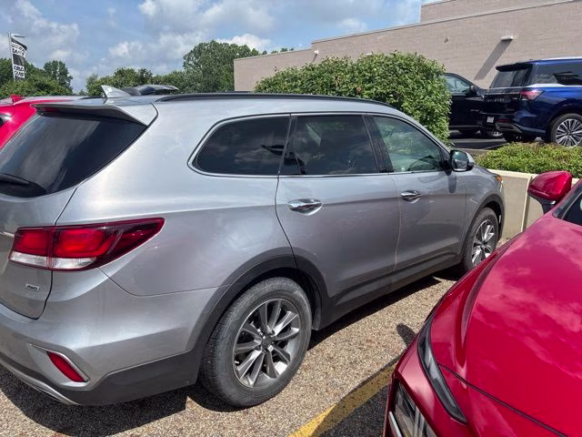 2017 Silver Hyundai Santa Fe SE AWD SUV