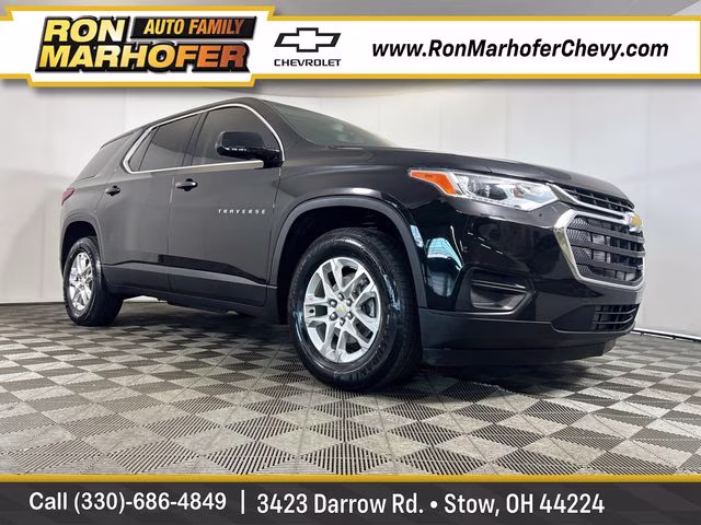2020 Mosaic Black Metallic Chevrolet Traverse LS FWD SUV