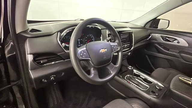 2020 Mosaic Black Metallic Chevrolet Traverse LS FWD SUV