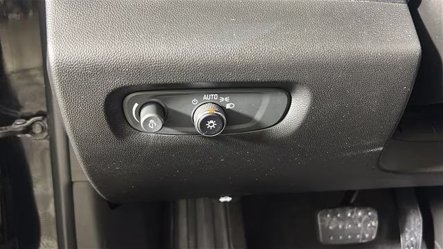 2020 Mosaic Black Metallic Chevrolet Traverse LS FWD SUV