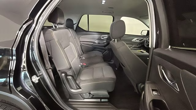 2020 Mosaic Black Metallic Chevrolet Traverse LS FWD SUV