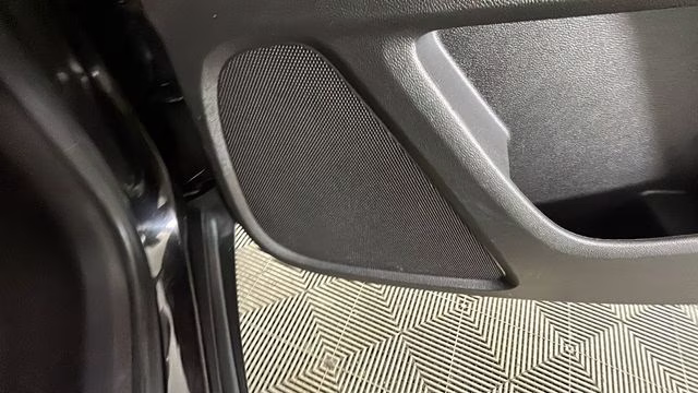 2020 Mosaic Black Metallic Chevrolet Traverse LS FWD SUV