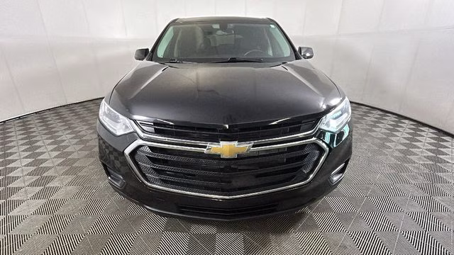 2020 Mosaic Black Metallic Chevrolet Traverse LS FWD SUV