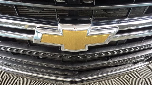 2020 Mosaic Black Metallic Chevrolet Traverse LS FWD SUV