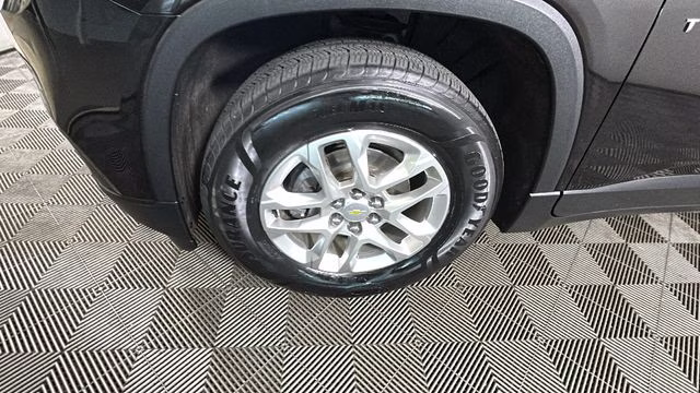 2020 Mosaic Black Metallic Chevrolet Traverse LS FWD SUV