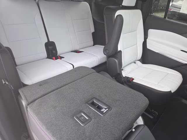 2026 Polar White Tricoat Chevrolet Traverse High Country AWD SUV