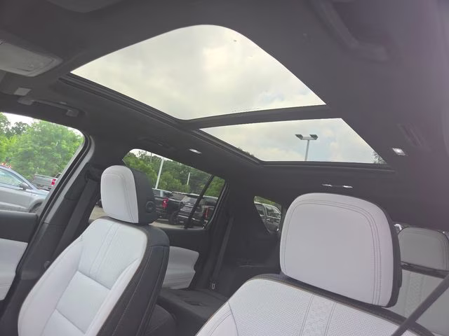 2026 Polar White Tricoat Chevrolet Traverse High Country AWD SUV