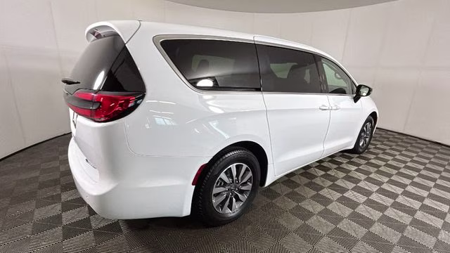 2024 Bright White Clearcoat Chrysler Pacifica Hybrid Select FWD Van
