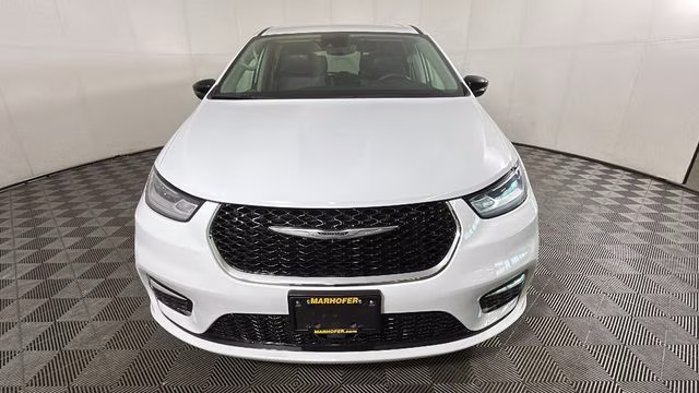 2024 Bright White Clearcoat Chrysler Pacifica Hybrid Select FWD Van