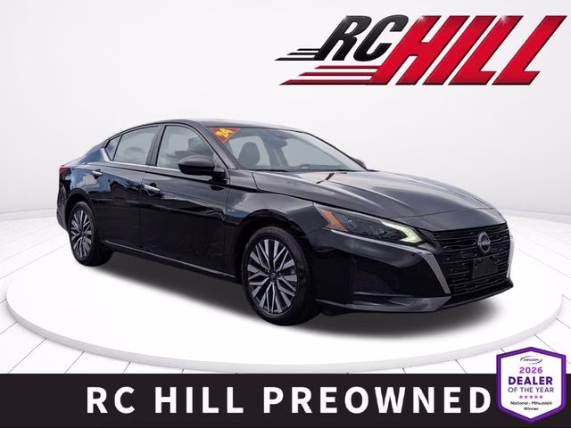2024 Super Black Clearcoat Nissan Altima 2.5 SV FWD Sedan