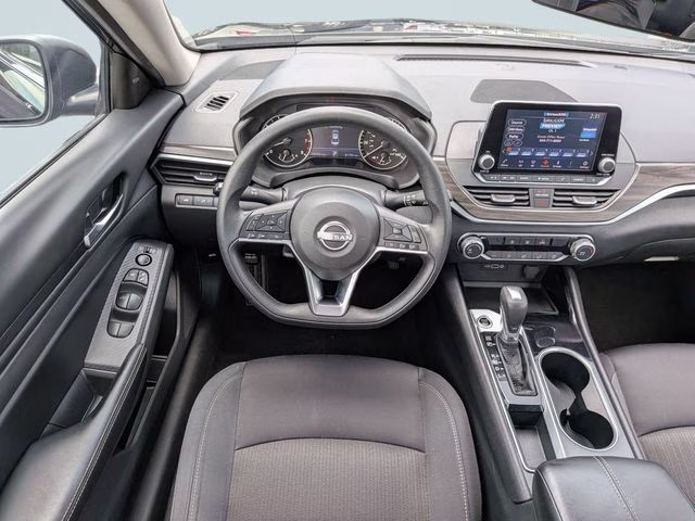 2024 Super Black Clearcoat Nissan Altima 2.5 SV FWD Sedan