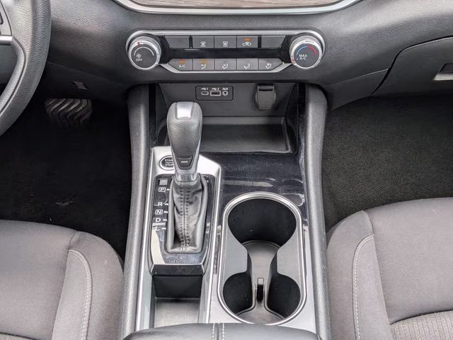 2024 Super Black Clearcoat Nissan Altima 2.5 SV FWD Sedan