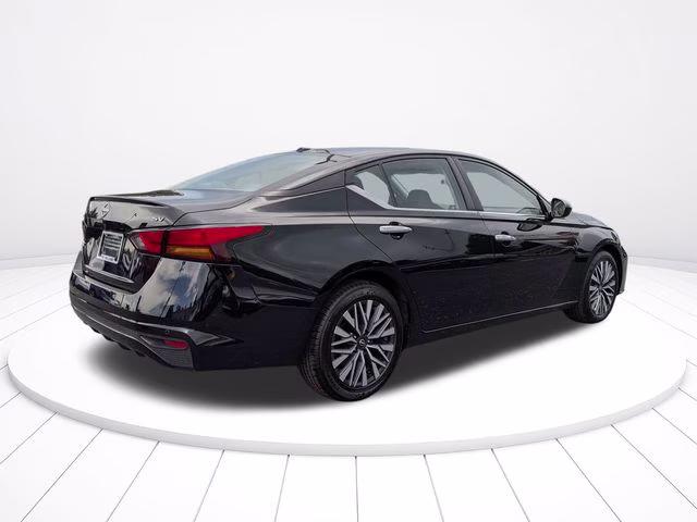 2024 Super Black Clearcoat Nissan Altima 2.5 SV FWD Sedan