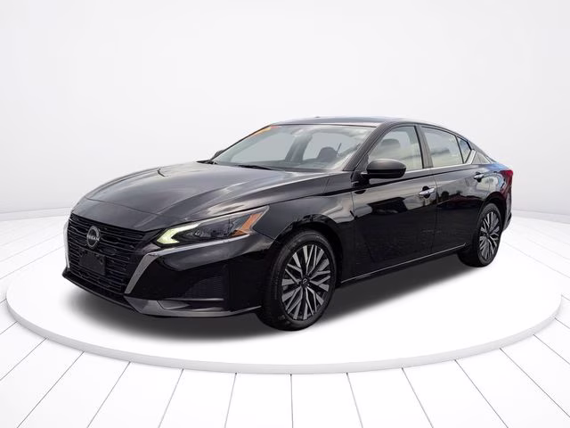 2024 Super Black Clearcoat Nissan Altima 2.5 SV FWD Sedan