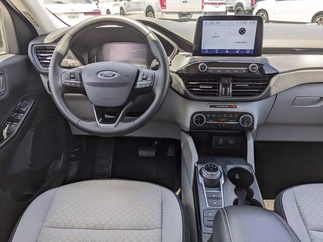2024 Oxford White Ford Escape Active FWD SUV