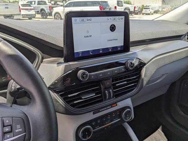 2024 Oxford White Ford Escape Active FWD SUV