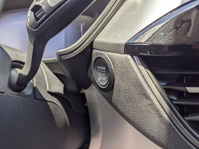 2024 Oxford White Ford Escape Active FWD SUV